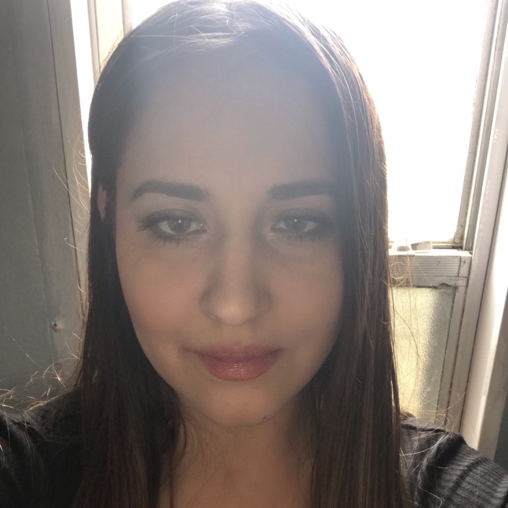 Meet your Posher, Amaris